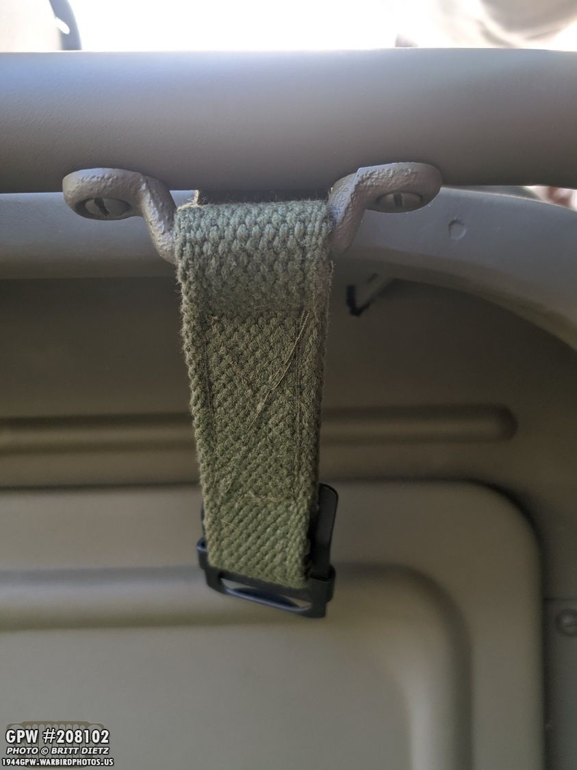 Top Bow Footman Loop