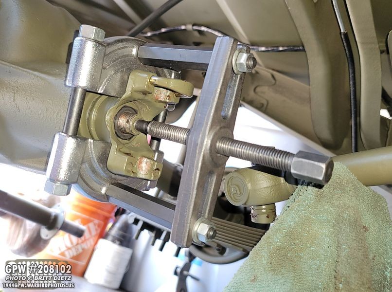 GPW rear axle yoke being removed for a speedi sleeve